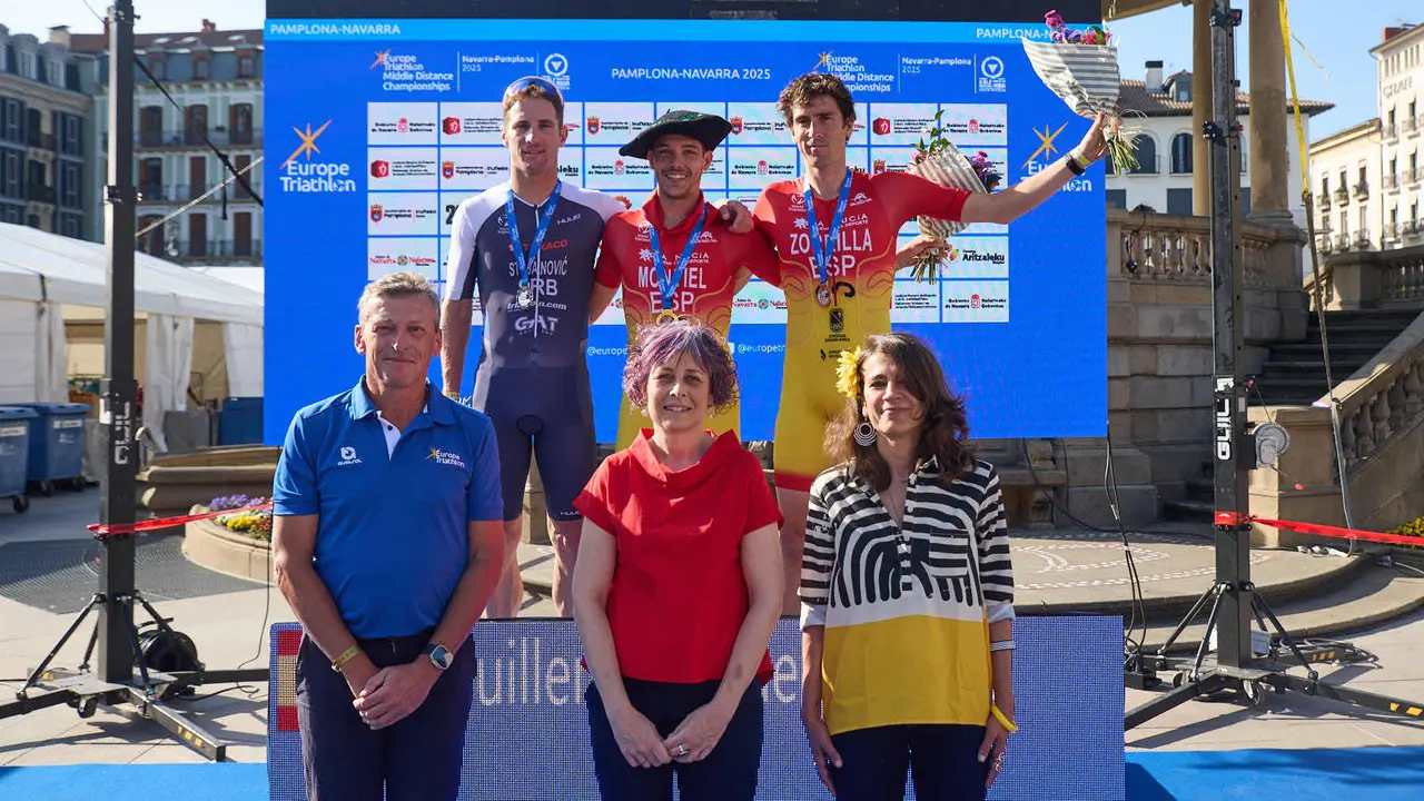 X edición de la Half Triathlon Pamplona-Iruña, que además este año ha sido también el Campeonato de Europa de Triatlón de Media Distancia, con la victoria del español Guillem Montiel en categoría masculina y la polaca Marta Lagownik en categoría femenina. IÑIGO ALZUGARAY