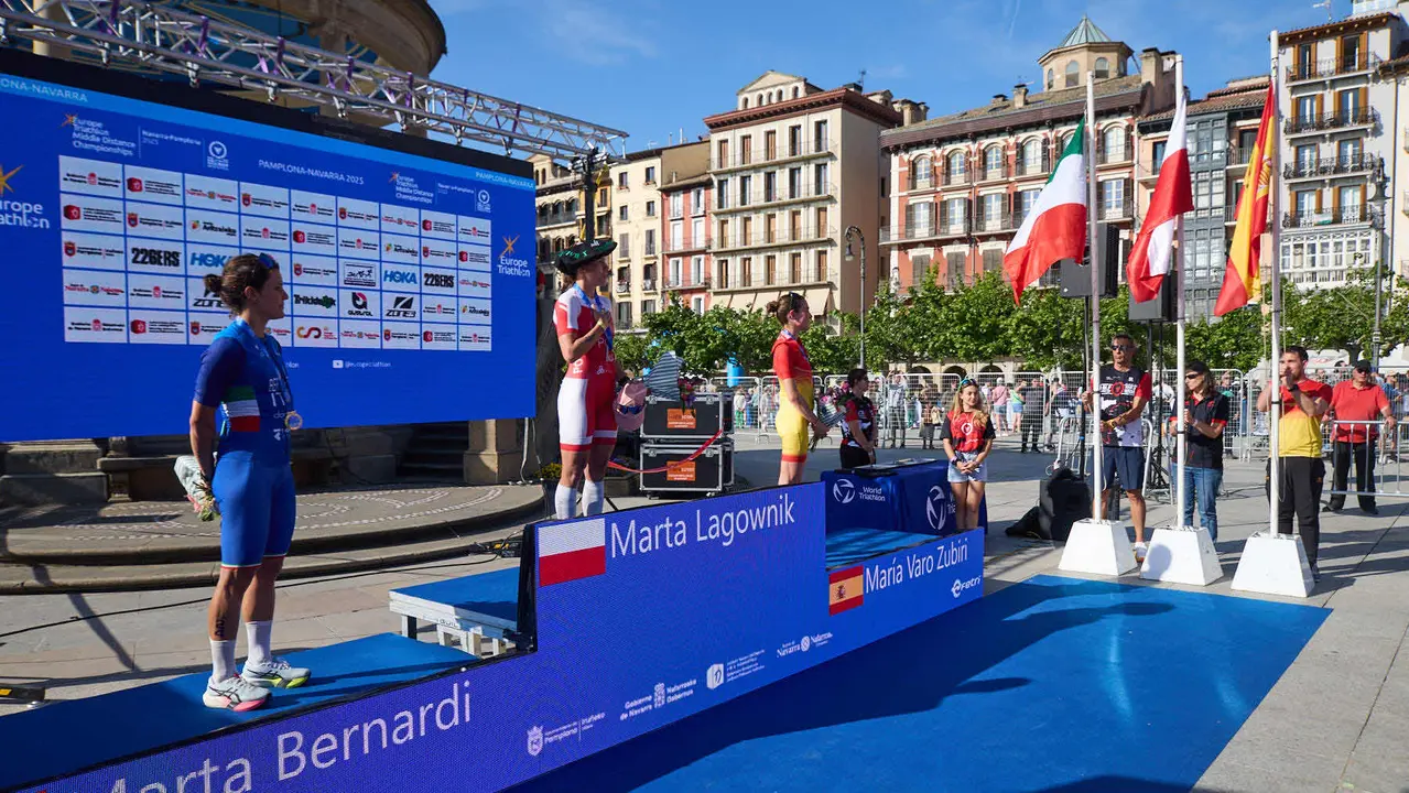 X edición de la Half Triathlon Pamplona-Iruña, que además este año ha sido también el Campeonato de Europa de Triatlón de Media Distancia, con la victoria del español Guillem Montiel en categoría masculina y la polaca Marta Lagownik en categoría femenina. IÑIGO ALZUGARAY