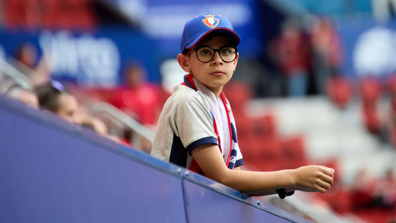 La grada del estadio de El Sadar durante el partido de La Liga EA Sports entre CA Osasuna y RCD Espanyol disputado en Pamplona. IÑIGO ALZUGARAY