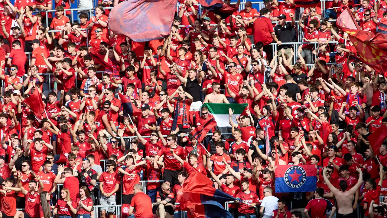 La grada del estadio de El Sadar durante el partido de La Liga EA Sports entre CA Osasuna y RCD Espanyol disputado en Pamplona. IÑIGO ALZUGARAY