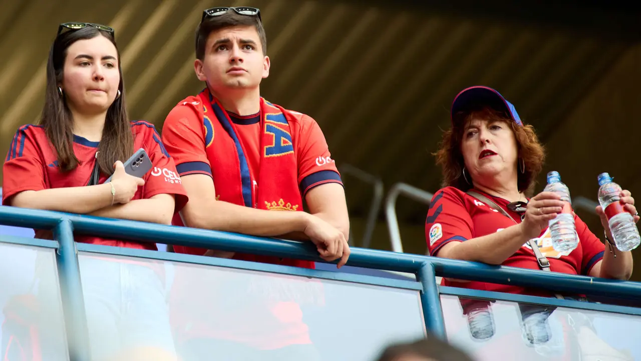 La grada del estadio de El Sadar durante el partido de La Liga EA Sports entre CA Osasuna y RCD Espanyol disputado en Pamplona. IÑIGO ALZUGARAY