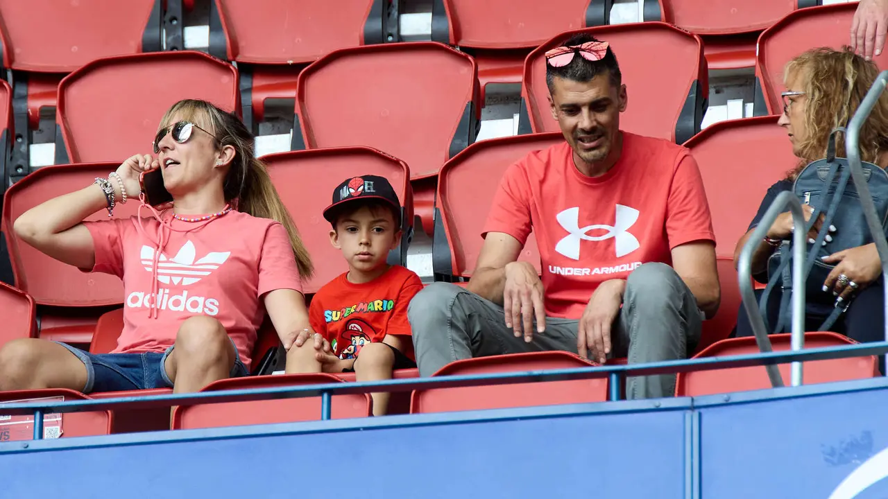 La grada del estadio de El Sadar durante el partido de La Liga EA Sports entre CA Osasuna y RCD Espanyol disputado en Pamplona. IÑIGO ALZUGARAY