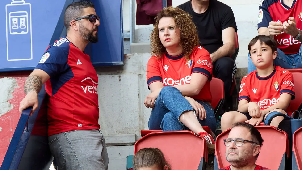 La grada del estadio de El Sadar durante el partido de La Liga EA Sports entre CA Osasuna y RCD Espanyol disputado en Pamplona. IÑIGO ALZUGARAY