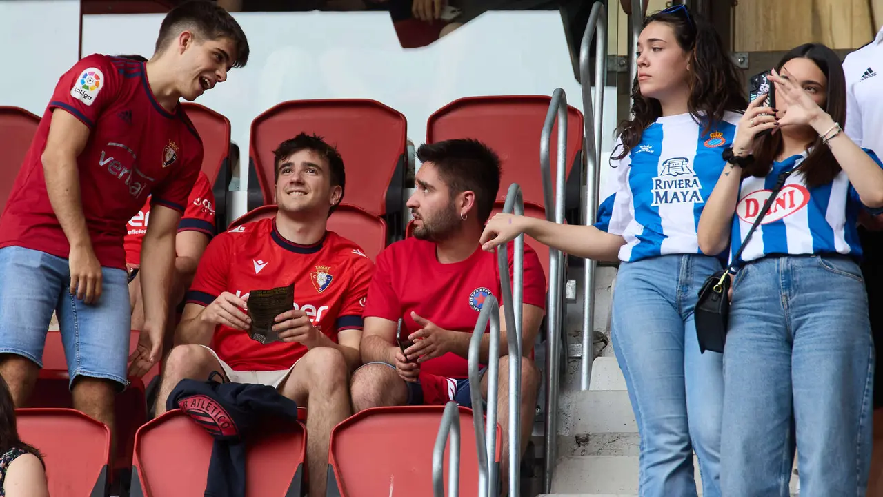 La grada del estadio de El Sadar durante el partido de La Liga EA Sports entre CA Osasuna y RCD Espanyol disputado en Pamplona. IÑIGO ALZUGARAY