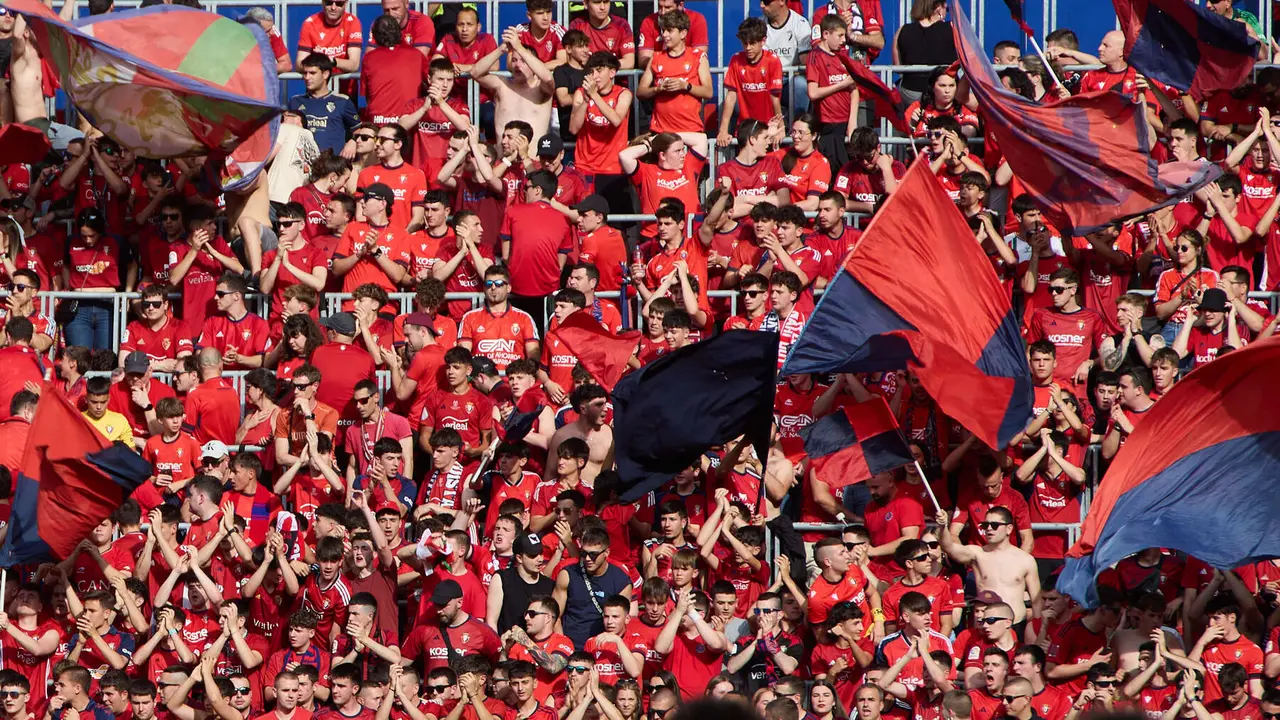 La grada del estadio de El Sadar durante el partido de La Liga EA Sports entre CA Osasuna y RCD Espanyol disputado en Pamplona. IÑIGO ALZUGARAY