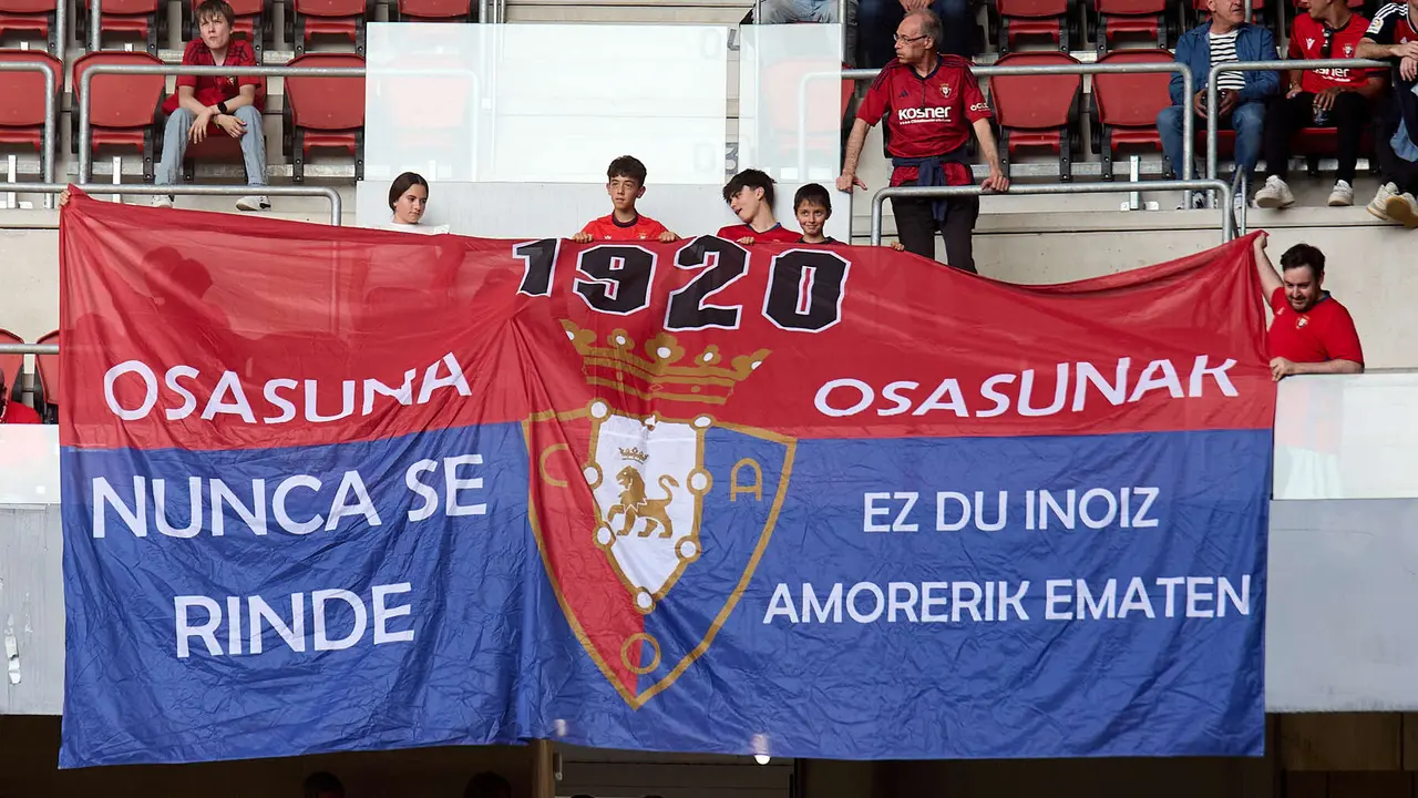 La grada del estadio de El Sadar durante el partido de La Liga EA Sports entre CA Osasuna y RCD Espanyol disputado en Pamplona. IÑIGO ALZUGARAY