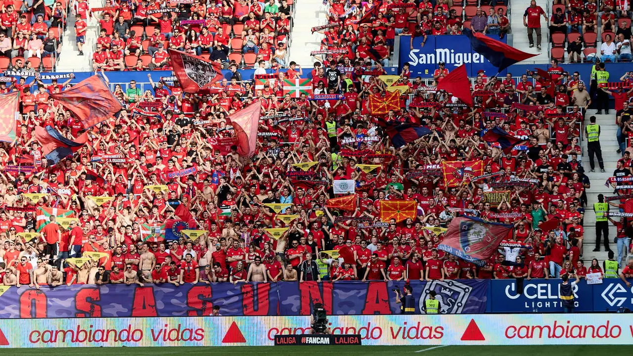La grada del estadio de El Sadar durante el partido de La Liga EA Sports entre CA Osasuna y RCD Espanyol disputado en Pamplona. IÑIGO ALZUGARAY