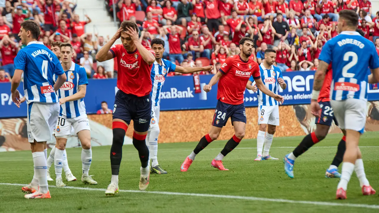 Partido de La Liga EA Sports entre CA Osasuna y RCD Espanyol disputado en el estadio de El Sadar en Pamplona. IÑIGO ALZUGARAY