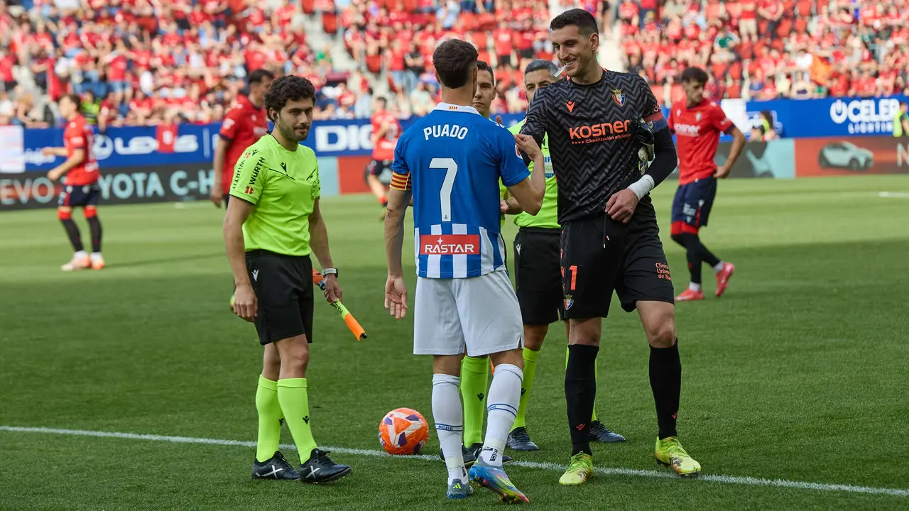 Partido de La Liga EA Sports entre CA Osasuna y RCD Espanyol disputado en el estadio de El Sadar en Pamplona. IÑIGO ALZUGARAY