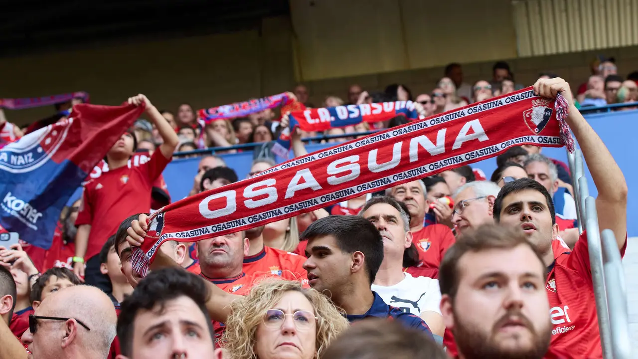 La grada del estadio de El Sadar durante el partido de La Liga EA Sports entre CA Osasuna y RCD Espanyol disputado en Pamplona. IÑIGO ALZUGARAY
