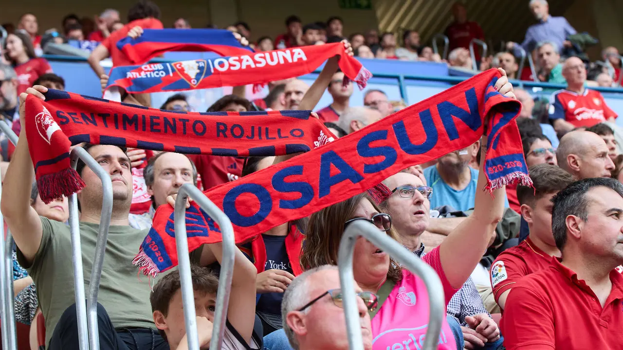 La grada del estadio de El Sadar durante el partido de La Liga EA Sports entre CA Osasuna y RCD Espanyol disputado en Pamplona. IÑIGO ALZUGARAY