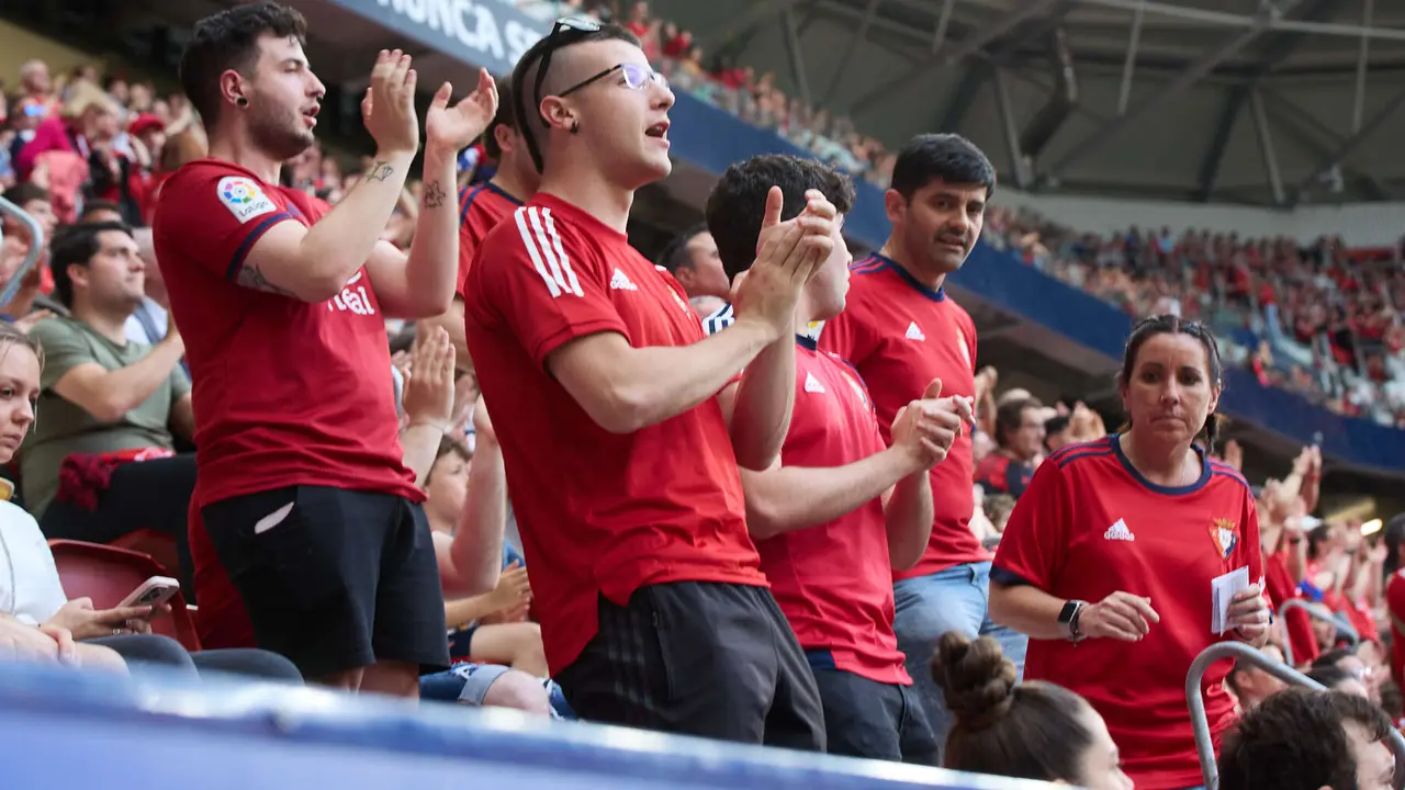 La grada del estadio de El Sadar durante el partido de La Liga EA Sports entre CA Osasuna y RCD Espanyol disputado en Pamplona. IÑIGO ALZUGARAY