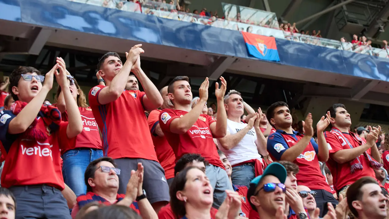 La grada del estadio de El Sadar durante el partido de La Liga EA Sports entre CA Osasuna y RCD Espanyol disputado en Pamplona. IÑIGO ALZUGARAY