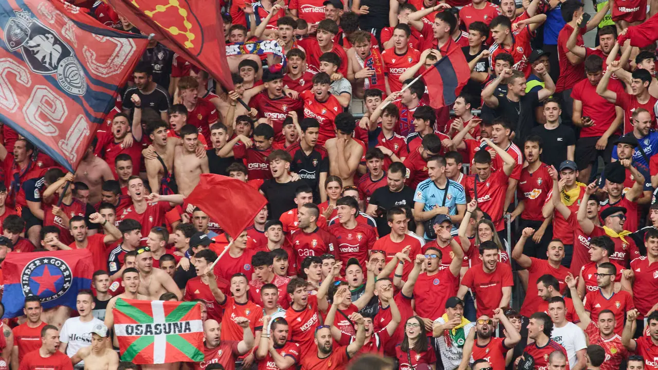 La grada del estadio de El Sadar durante el partido de La Liga EA Sports entre CA Osasuna y RCD Espanyol disputado en Pamplona. IÑIGO ALZUGARAY