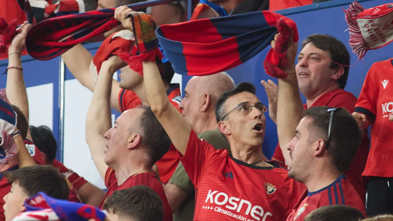 La grada del estadio de El Sadar durante el partido de La Liga EA Sports entre CA Osasuna y RCD Espanyol disputado en Pamplona. IÑIGO ALZUGARAY