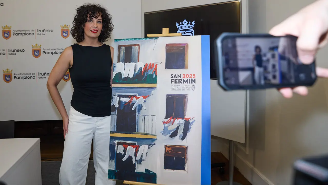 Sandra Nadal Vital es la autora del cartel anunciador de las fiestas de San Fermín 2025. IÑIGO ALZUGARAY