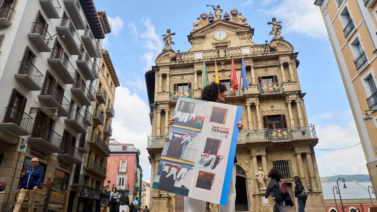 Sandra Nadal Vital es la autora del cartel anunciador de las fiestas de San Fermín 2025. IÑIGO ALZUGARAY