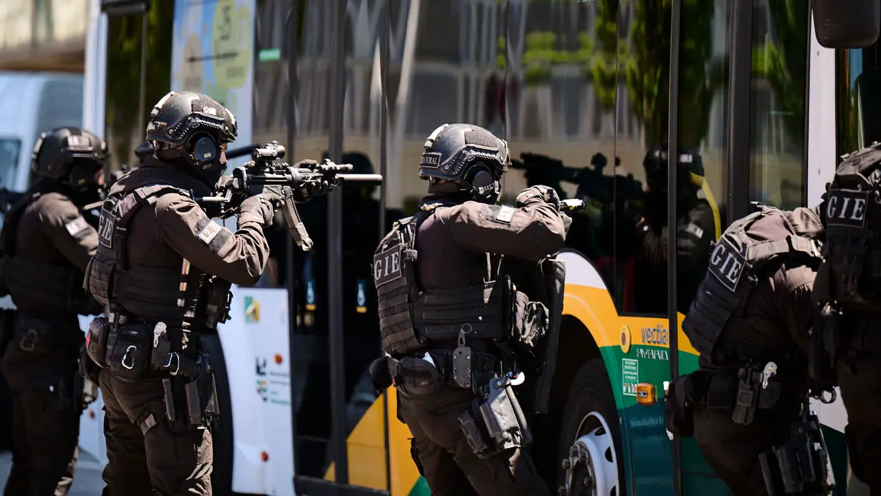 Jornada de puertas abiertas de Policía Foral con exhibiciones del Grupo de guías caninos y el Grupo de Intervenciones Especiales GIE. PABLO LASAOSA
