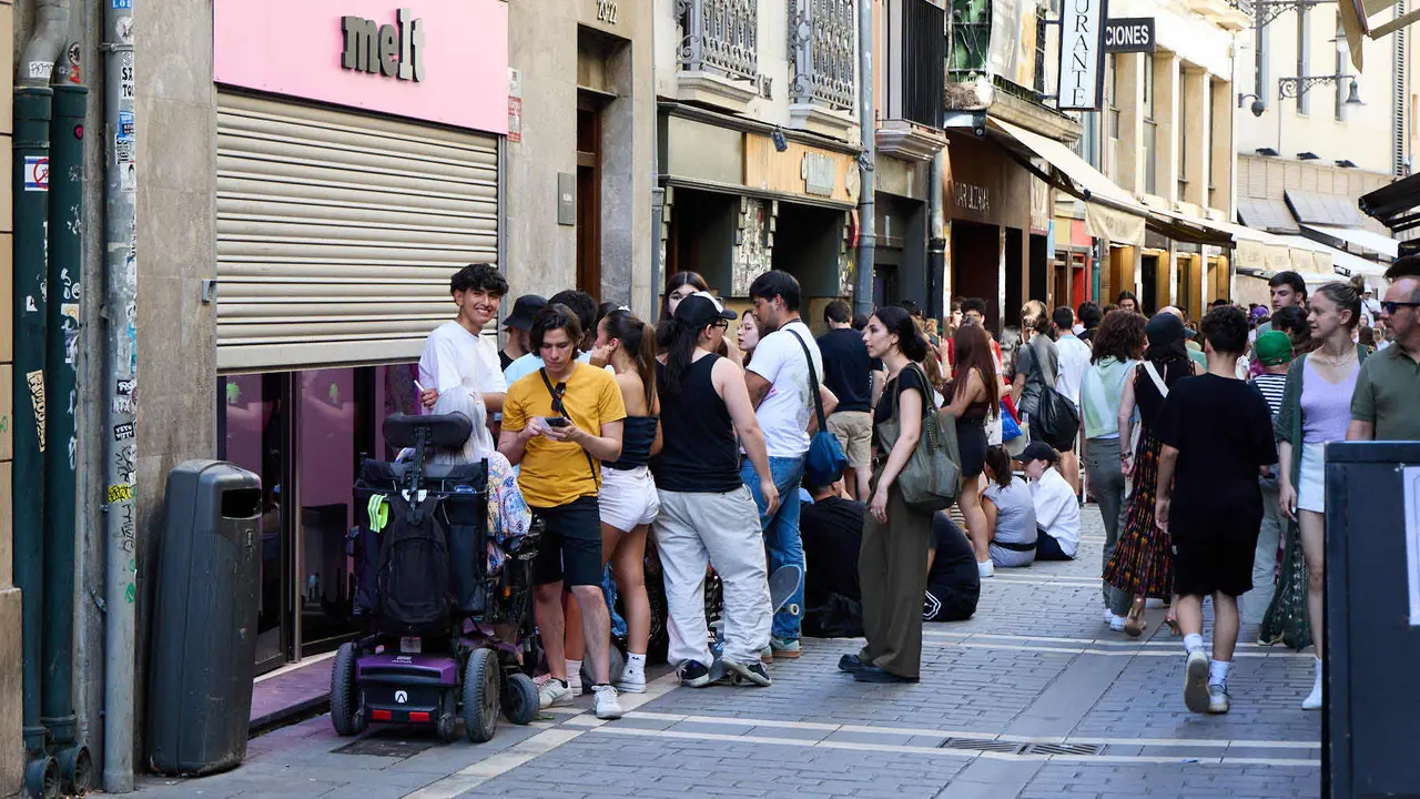 Apertura de la la tienda de Melt Cakes, en la calle San Nicolás 20 de Pamplona. IÑIGO ALZUGARAY