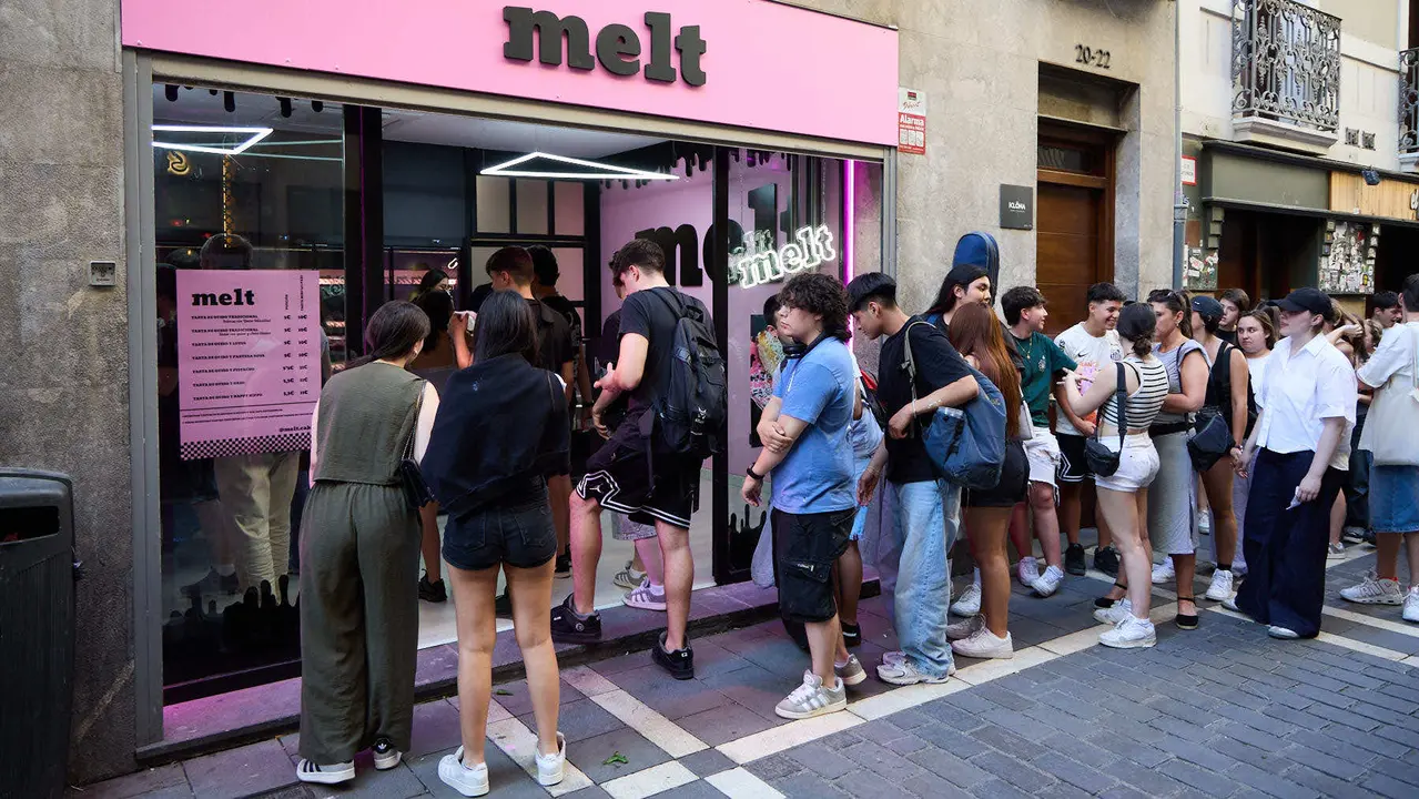 Apertura de la la tienda de Melt Cakes, en la calle San Nicolás 20 de Pamplona. IÑIGO ALZUGARAY