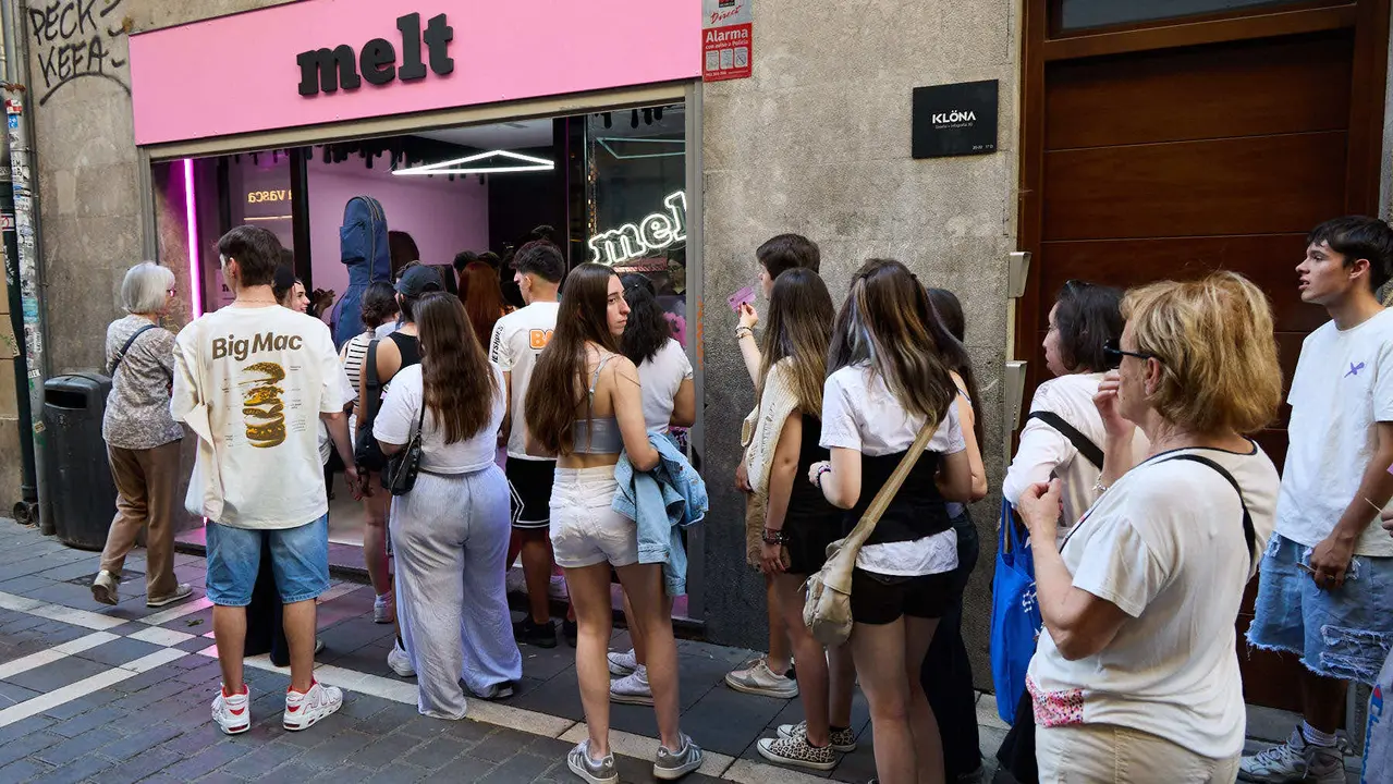 Apertura de la la tienda de Melt Cakes, en la calle San Nicolás 20 de Pamplona. IÑIGO ALZUGARAY