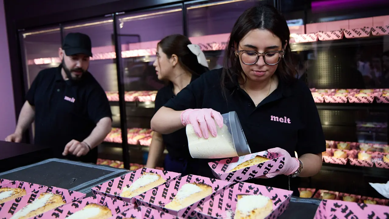 Apertura de la la tienda de Melt Cakes, en la calle San Nicolás 20 de Pamplona. IÑIGO ALZUGARAY