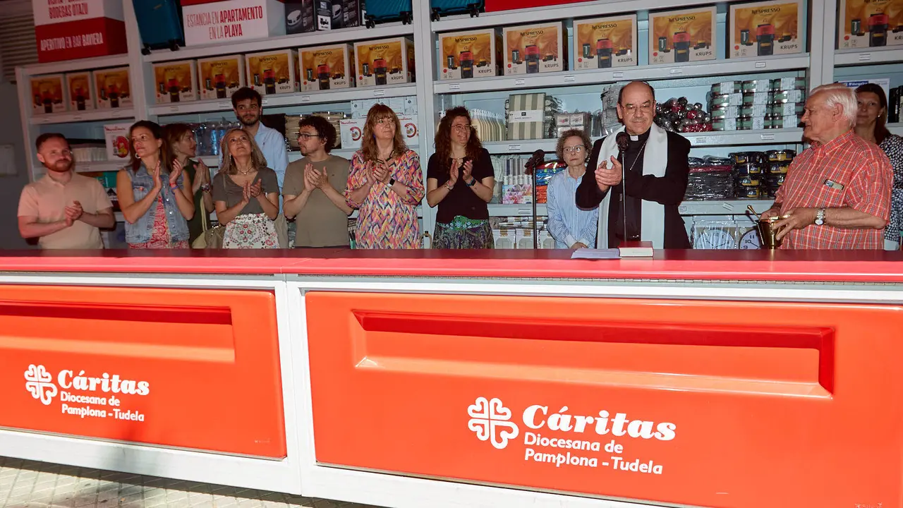 Inauguración de la Tómbola de Cáritas, en el paseo de Sarasate de Pamplona. IÑIGO ALZUGARAY