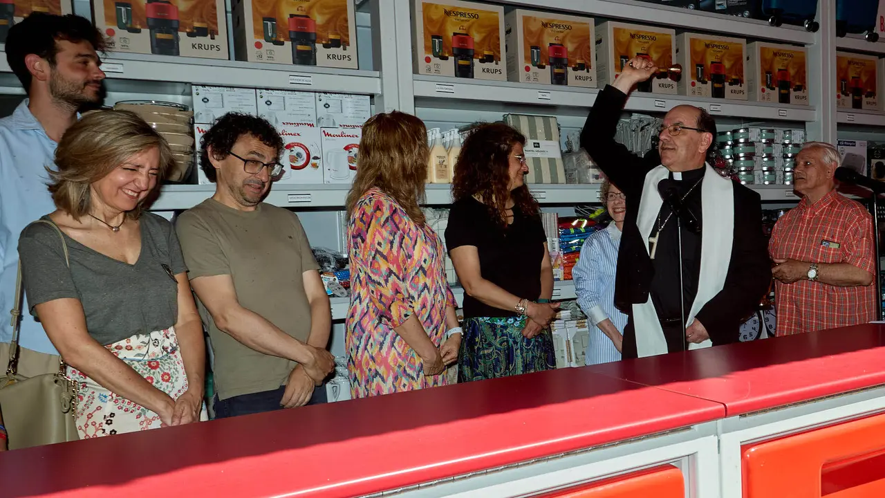 Inauguración de la Tómbola de Cáritas, en el paseo de Sarasate de Pamplona. IÑIGO ALZUGARAY