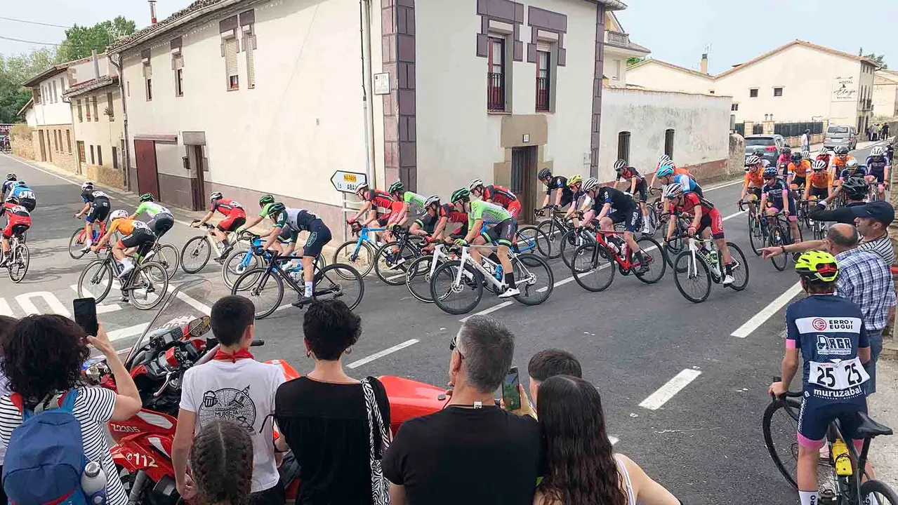 La fiesta del mayo en la localidad de Murieta. Navarra.com