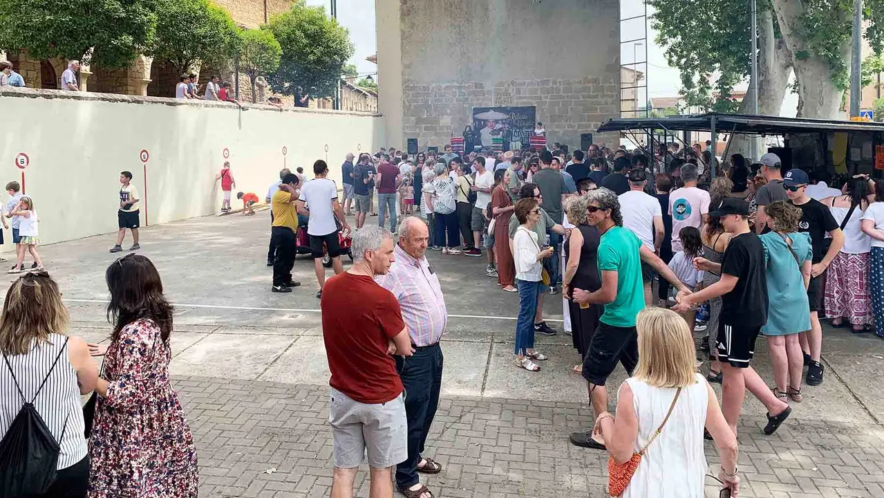 La fiesta del mayo en la localidad de Murieta. Navarra.com