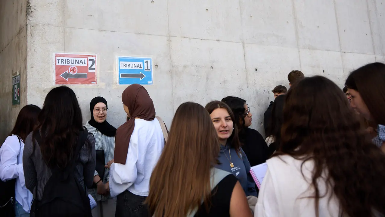 Inicio de las Pruebas de Acceso a la Universidad en las aulas de la Universidad Pública de Navarra. IÑIGO ALZUGARAY