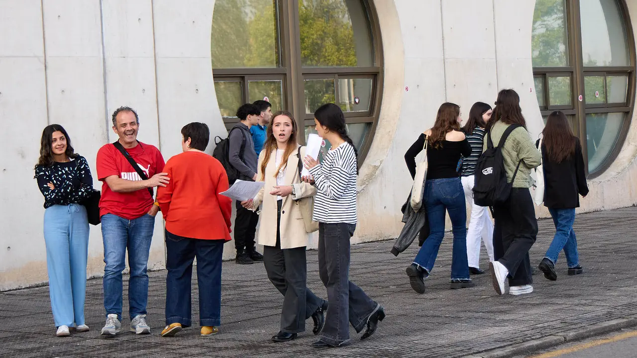 Inicio de las Pruebas de Acceso a la Universidad en las aulas de la Universidad Pública de Navarra. IÑIGO ALZUGARAY