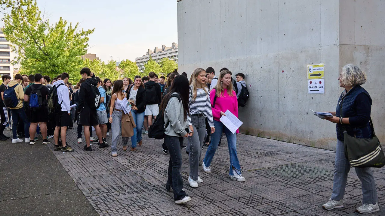 Inicio de las Pruebas de Acceso a la Universidad en las aulas de la Universidad Pública de Navarra. IÑIGO ALZUGARAY