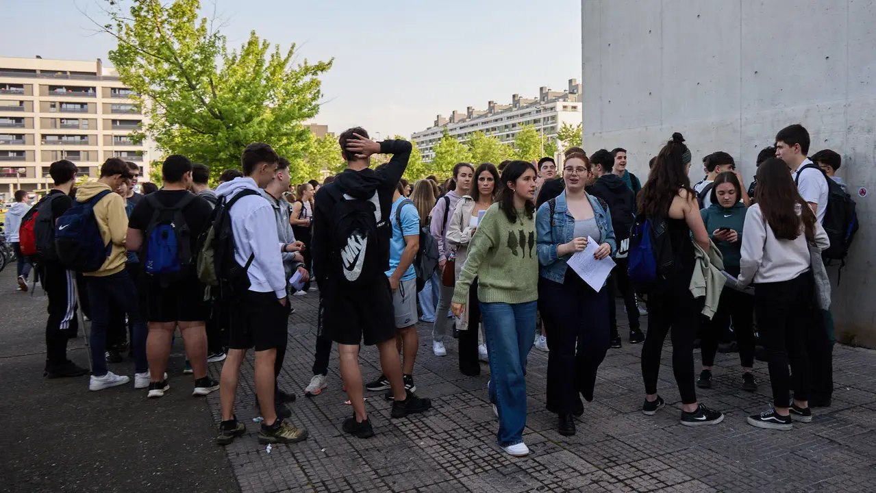 Inicio de las Pruebas de Acceso a la Universidad en las aulas de la Universidad Pública de Navarra. IÑIGO ALZUGARAY