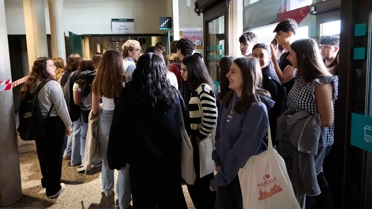 Inicio de las Pruebas de Acceso a la Universidad en las aulas de la Universidad Pública de Navarra. IÑIGO ALZUGARAY