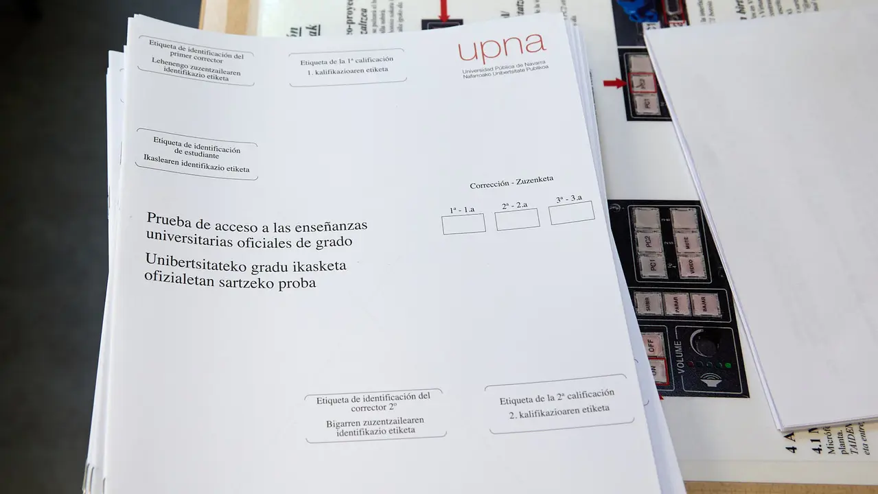 Inicio de las Pruebas de Acceso a la Universidad en las aulas de la Universidad Pública de Navarra. IÑIGO ALZUGARAY