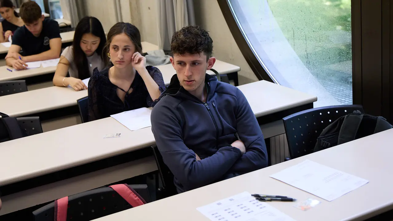 Inicio de las Pruebas de Acceso a la Universidad en las aulas de la Universidad Pública de Navarra. IÑIGO ALZUGARAY