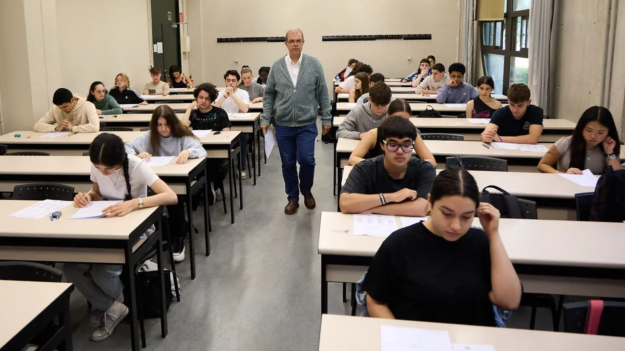 Inicio de las Pruebas de Acceso a la Universidad en las aulas de la Universidad Pública de Navarra. IÑIGO ALZUGARAY
