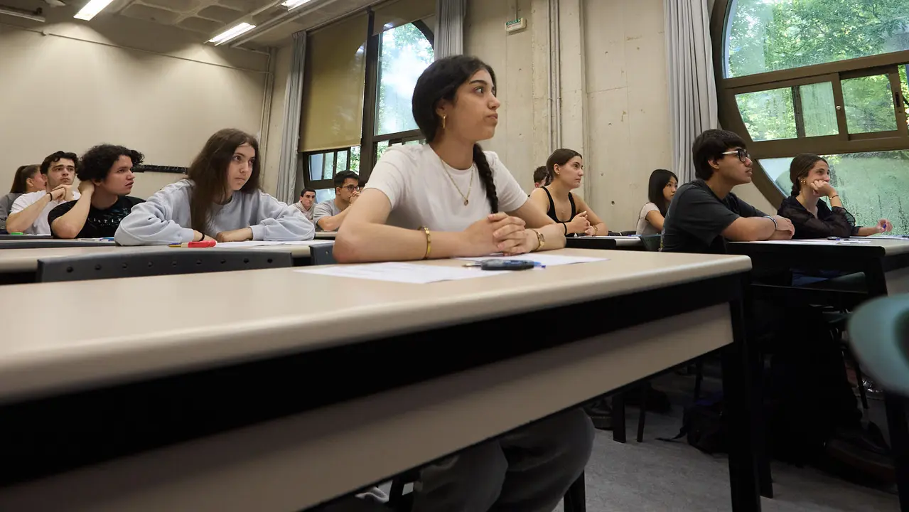 Inicio de las Pruebas de Acceso a la Universidad en las aulas de la Universidad Pública de Navarra. IÑIGO ALZUGARAY