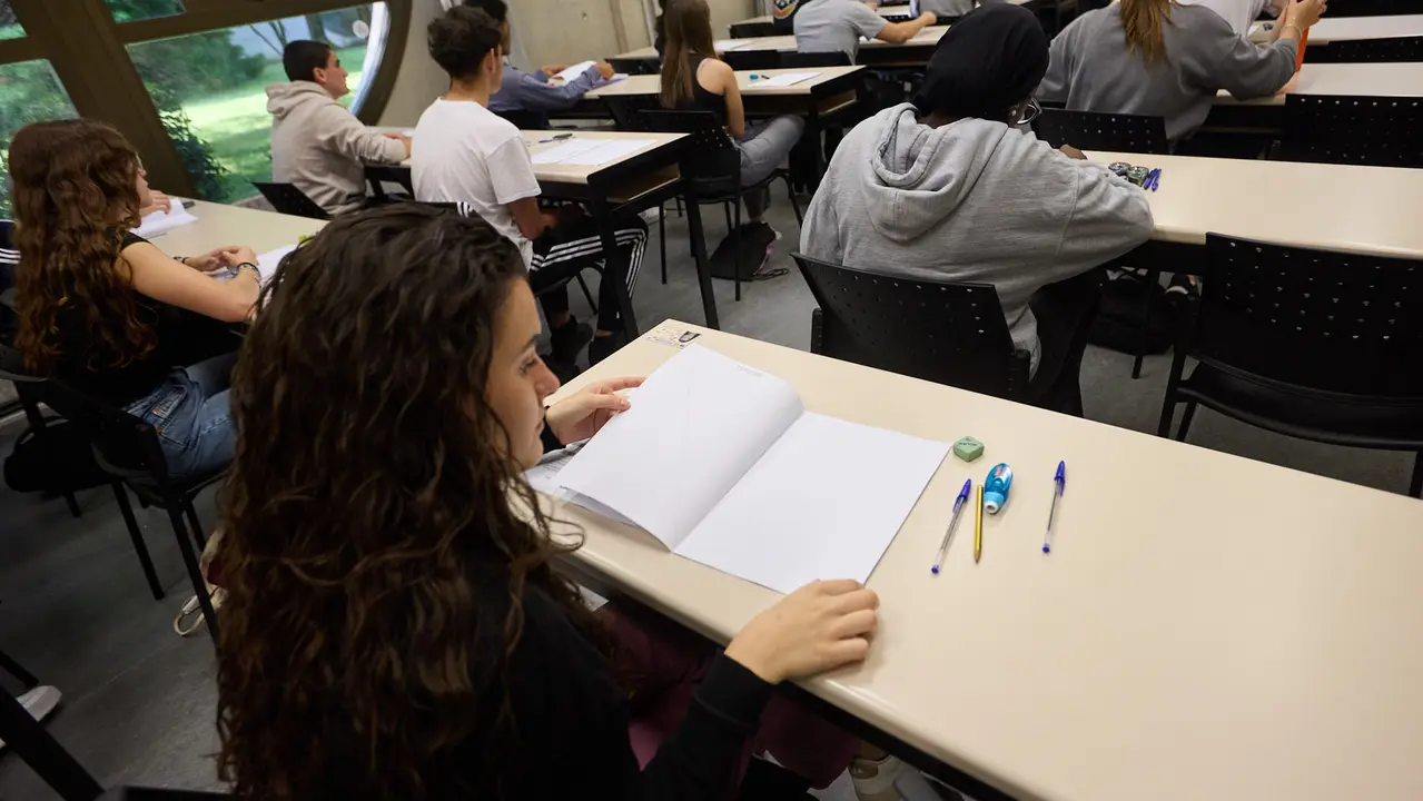 Inicio de las Pruebas de Acceso a la Universidad en las aulas de la Universidad Pública de Navarra. IÑIGO ALZUGARAY