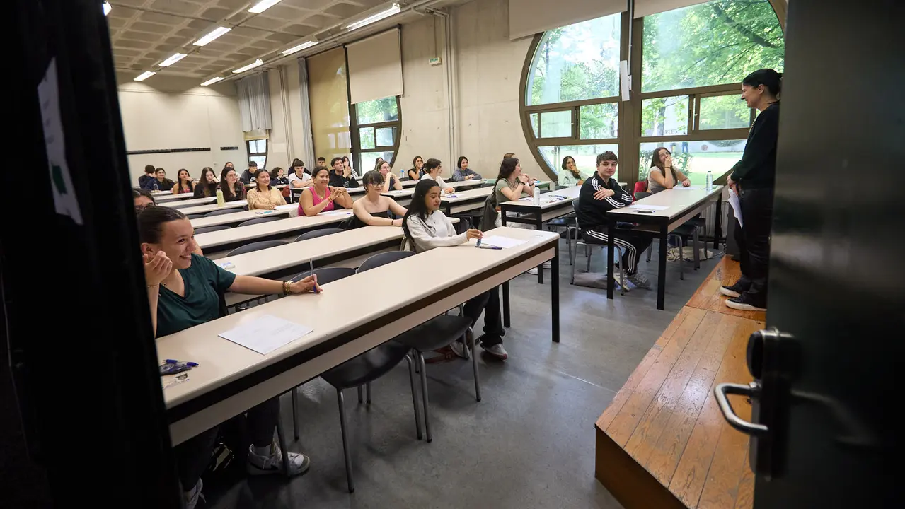 Inicio de las Pruebas de Acceso a la Universidad en las aulas de la Universidad Pública de Navarra. IÑIGO ALZUGARAY