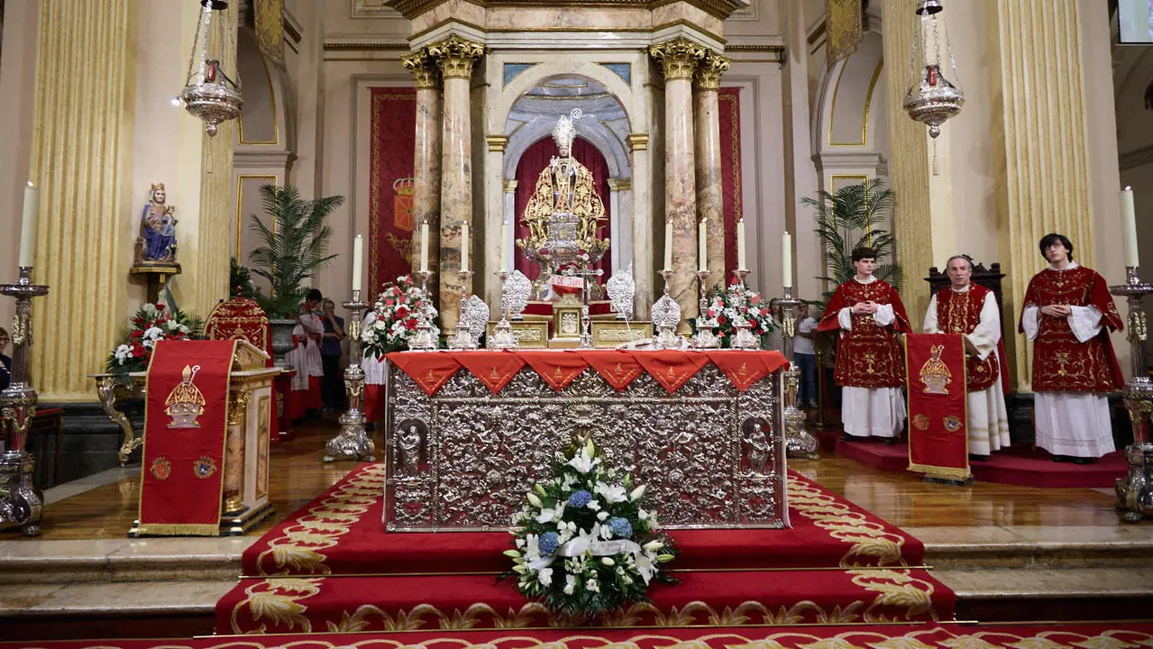 Sexta y última Misa de Escalera de San Fermín 2025 con motivo del 6 de junio. IÑIGO ALZUGARAY