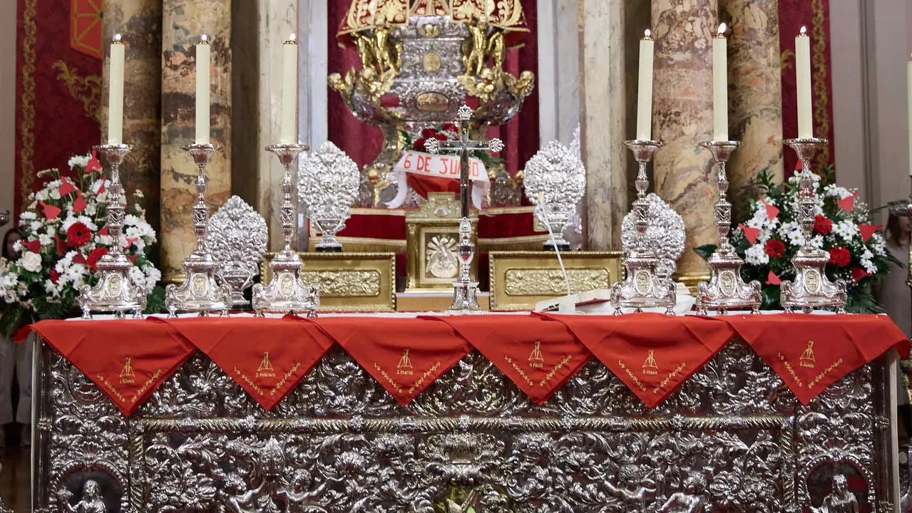 Sexta y última Misa de Escalera de San Fermín 2025 con motivo del 6 de junio. IÑIGO ALZUGARAY