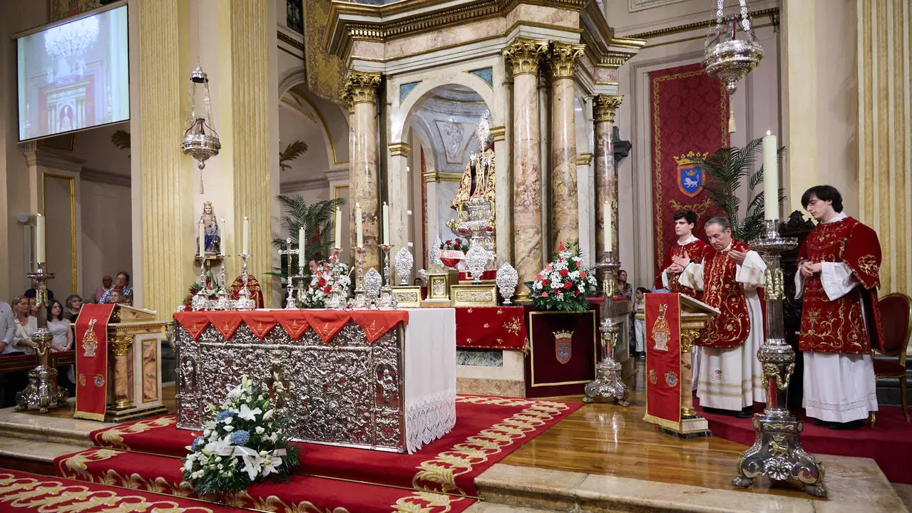 Sexta y última Misa de Escalera de San Fermín 2025 con motivo del 6 de junio. IÑIGO ALZUGARAY