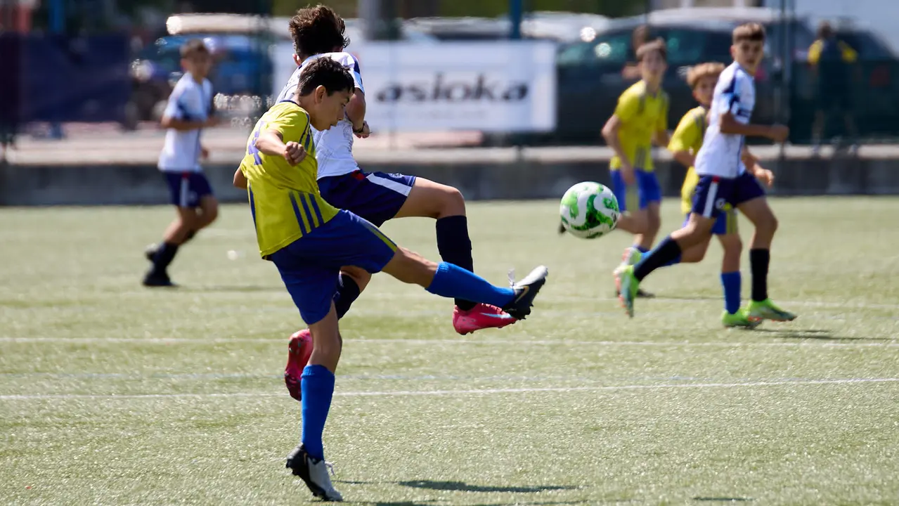 Segunda jornada del XXXIII edición del Torneo Santi Macaya de fútbol organizado por el Club Deportivo Amigó. IÑIGO ALZUGARAY