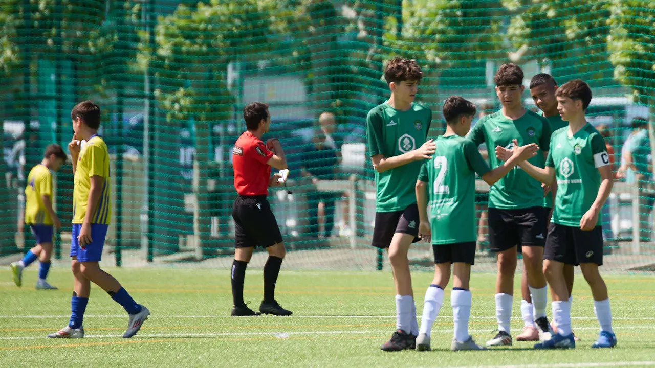 Segunda jornada del XXXIII edición del Torneo Santi Macaya de fútbol organizado por el Club Deportivo Amigó. IÑIGO ALZUGARAY