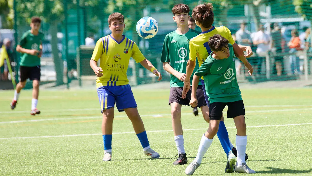 Segunda jornada del XXXIII edición del Torneo Santi Macaya de fútbol organizado por el Club Deportivo Amigó. IÑIGO ALZUGARAY