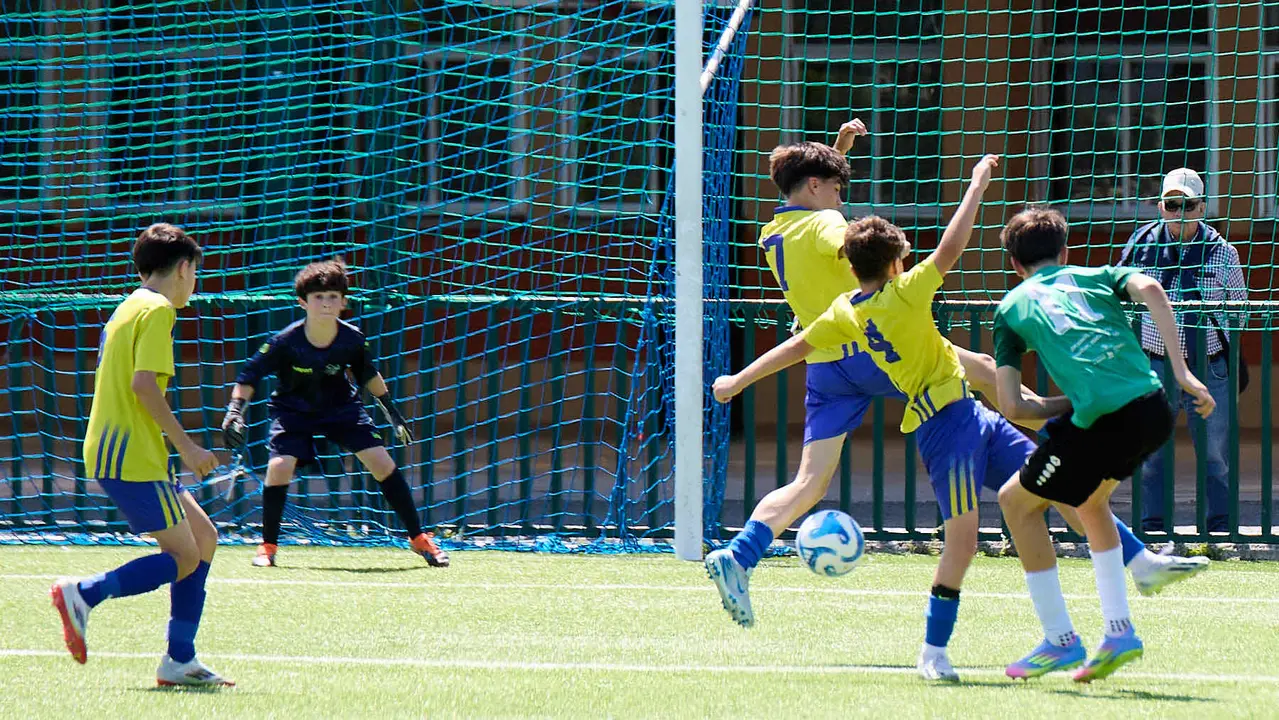 Segunda jornada del XXXIII edición del Torneo Santi Macaya de fútbol organizado por el Club Deportivo Amigó. IÑIGO ALZUGARAY