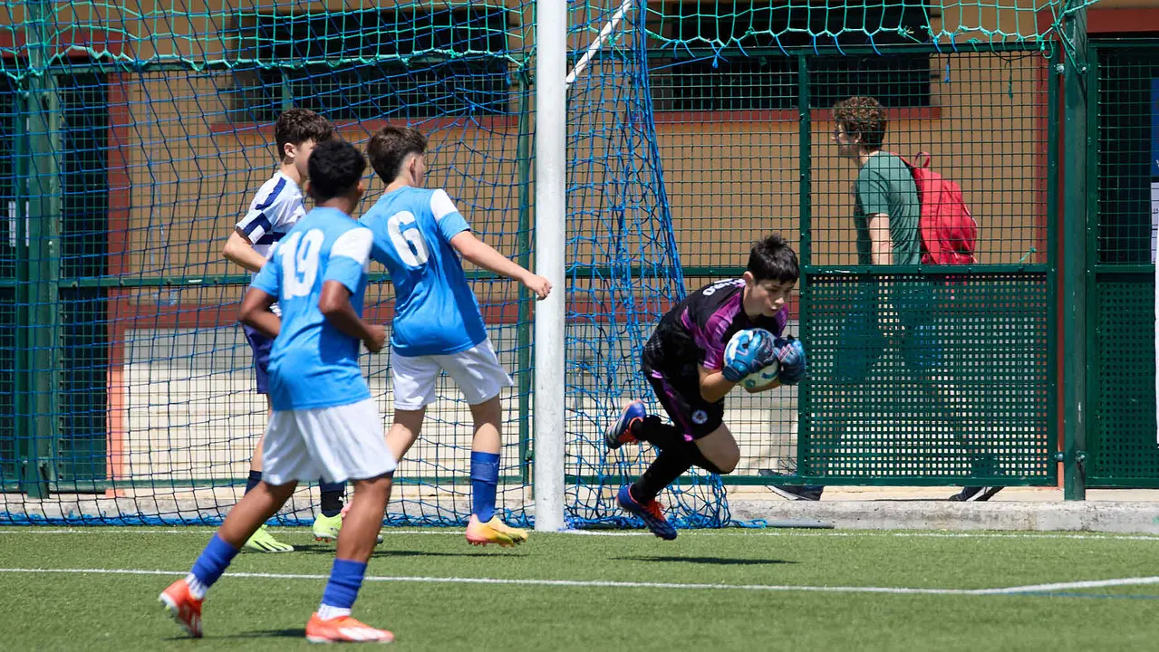 Segunda jornada del XXXIII edición del Torneo Santi Macaya de fútbol organizado por el Club Deportivo Amigó. IÑIGO ALZUGARAY