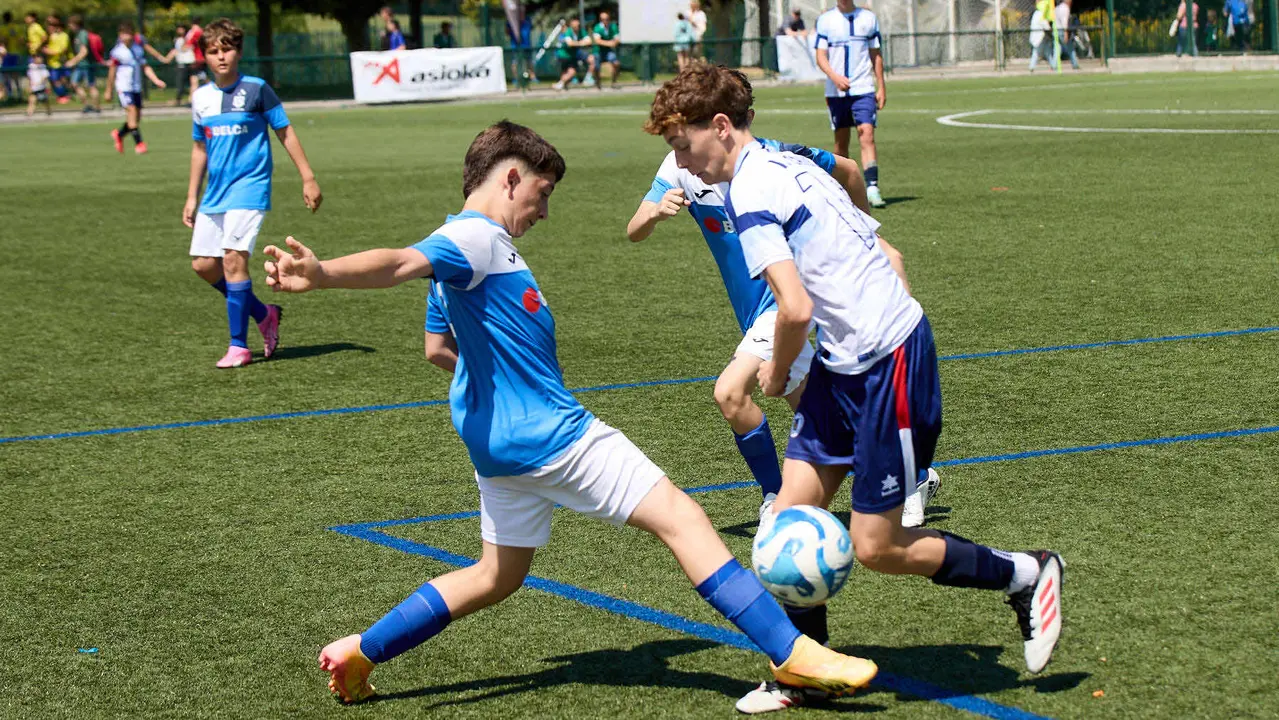 Segunda jornada del XXXIII edición del Torneo Santi Macaya de fútbol organizado por el Club Deportivo Amigó. IÑIGO ALZUGARAY